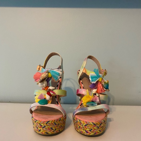 Betsy Johnson size 6 heels. - Picture 2 of 3